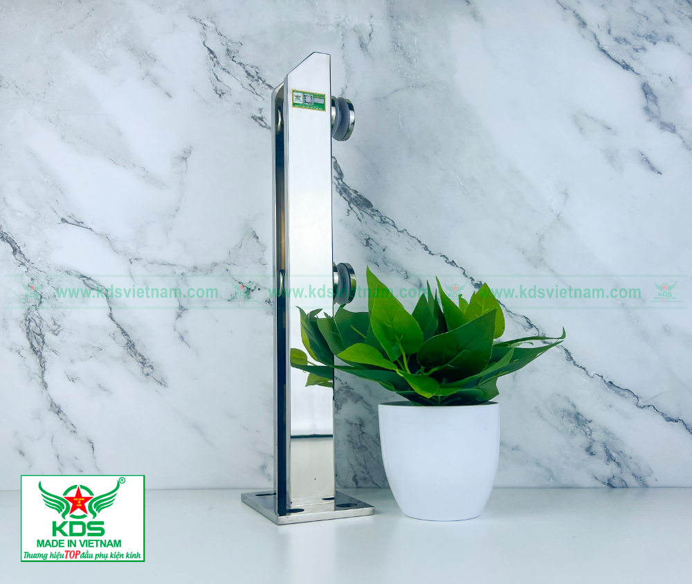 TOP 5 mẫu trụ lửng cầu thang kính đẹp xuất sắc chuẩn SUS 304