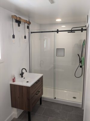 phòng tắm cửa lùa